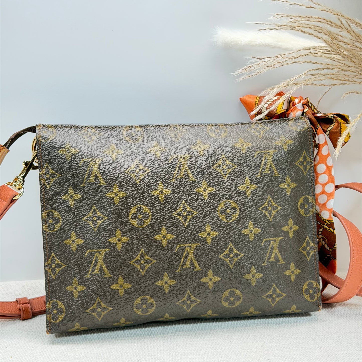 Authentic Louis Vuitton Monogram Toiletry 26 Crossbody