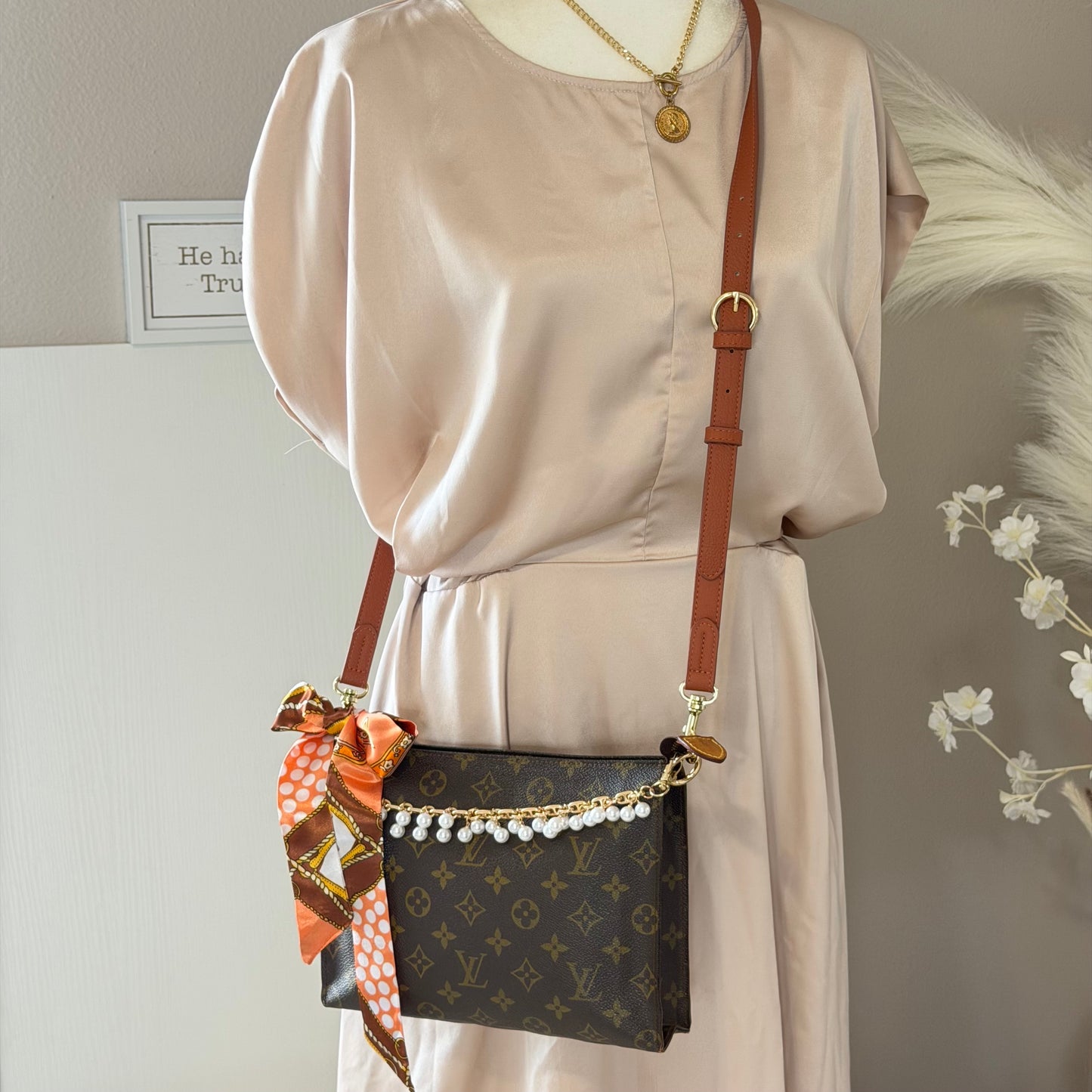 Authentic Louis Vuitton Monogram Toiletry 26 Crossbody
