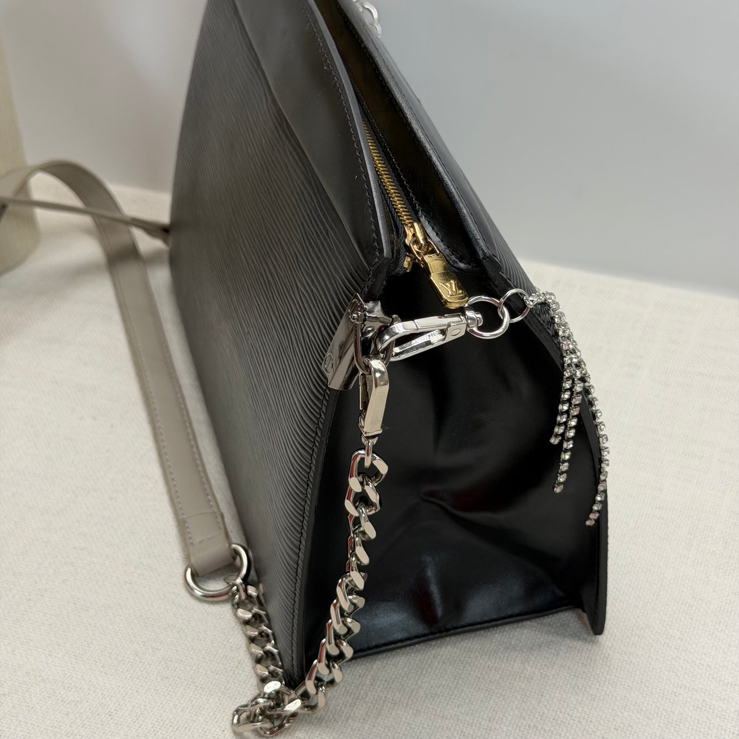 Authentic Louis Vuitton Black Epi Trousse Crete Crossbody