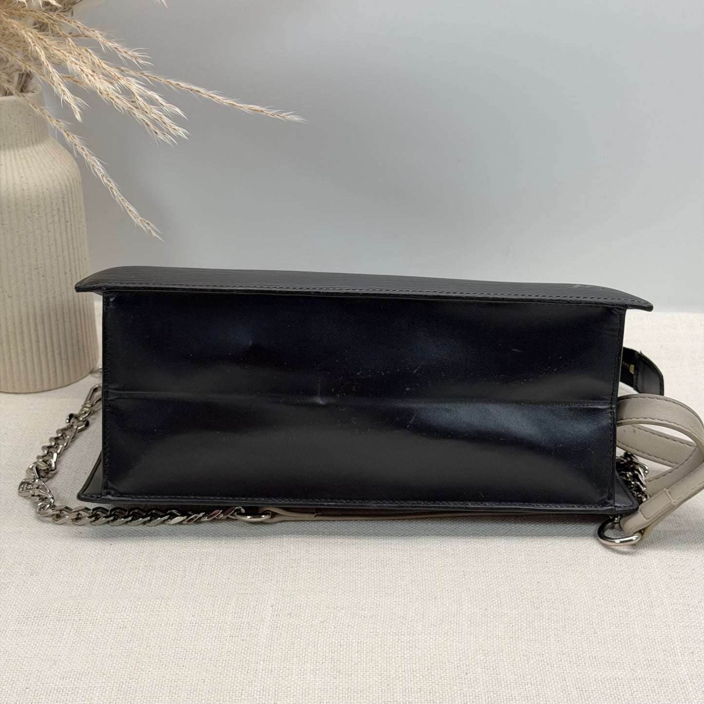 Authentic Louis Vuitton Black Epi Trousse Crete Crossbody