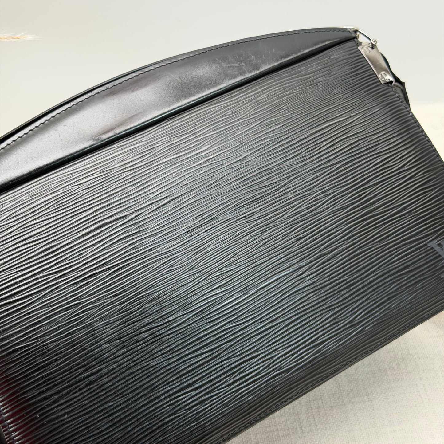 Authentic Louis Vuitton Black Epi Trousse Crete Crossbody