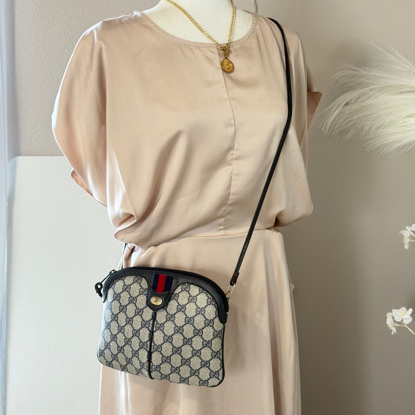 Authentic GUCCI Supreme Sherry Crossbody