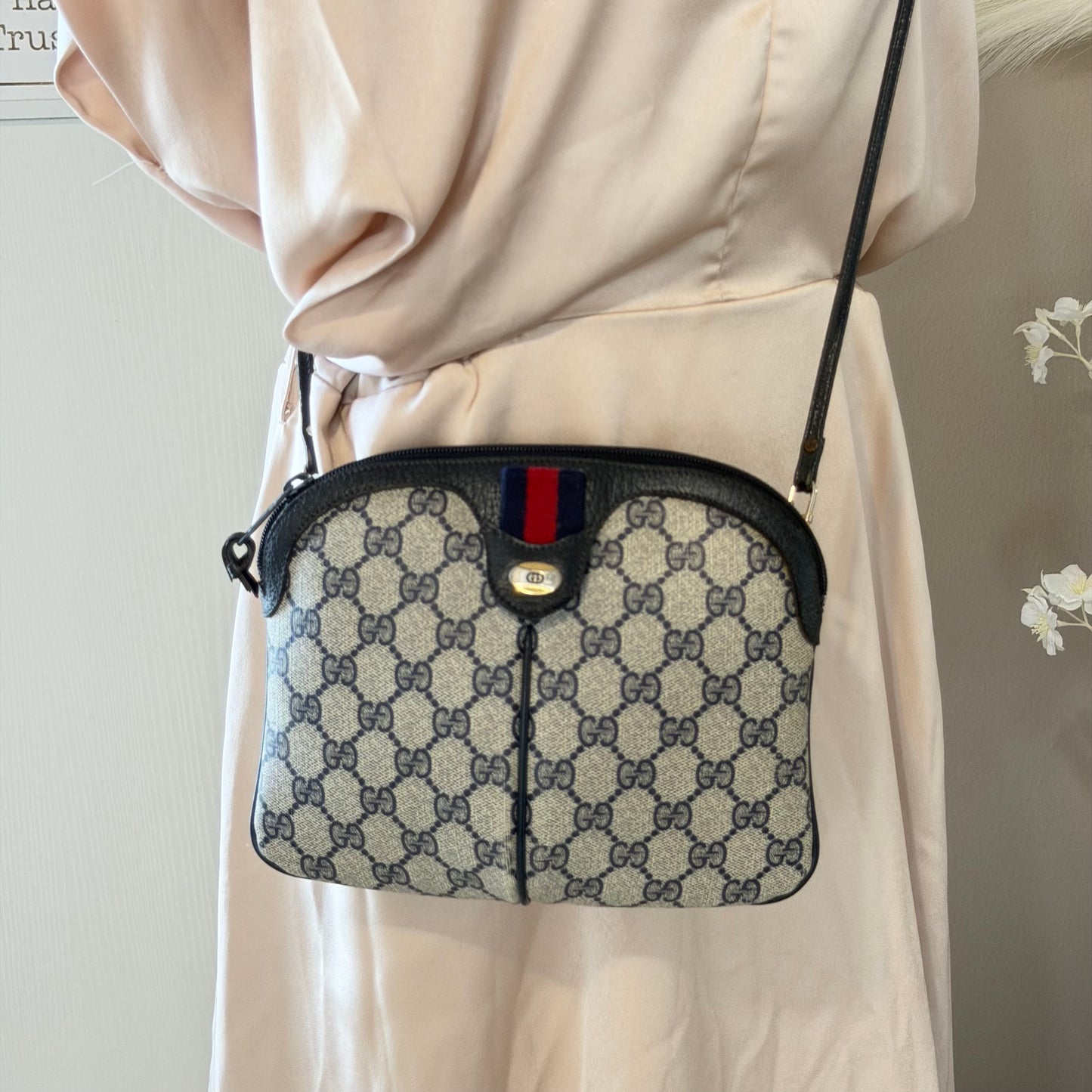 Authentic GUCCI Supreme Sherry Crossbody