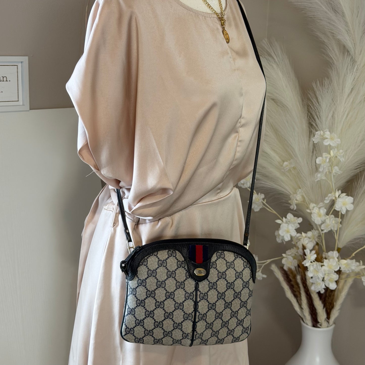 Authentic GUCCI Supreme Sherry Crossbody