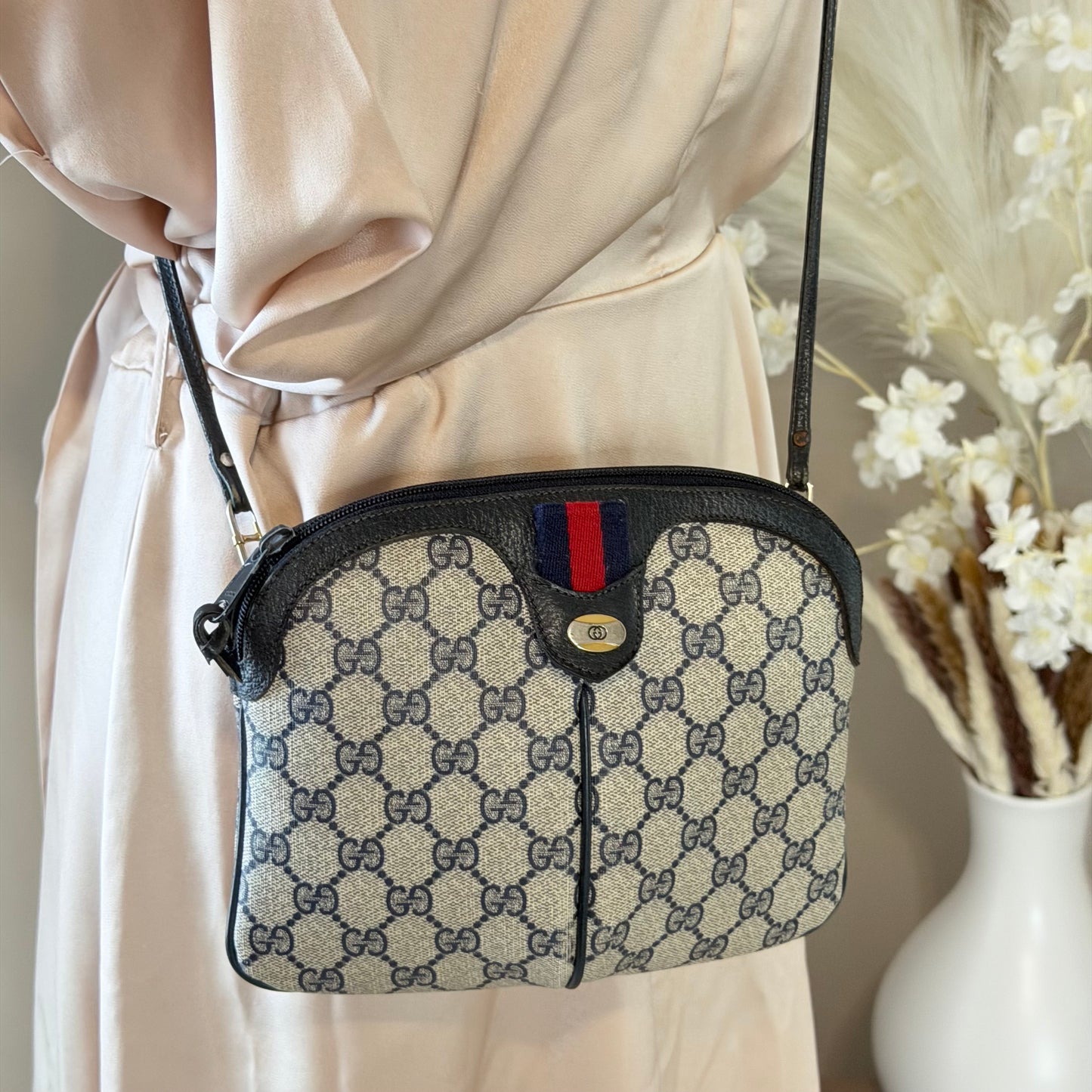 Authentic GUCCI Supreme Sherry Crossbody