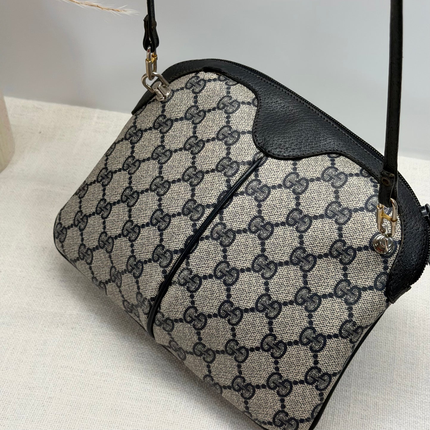Authentic GUCCI Supreme Sherry Crossbody