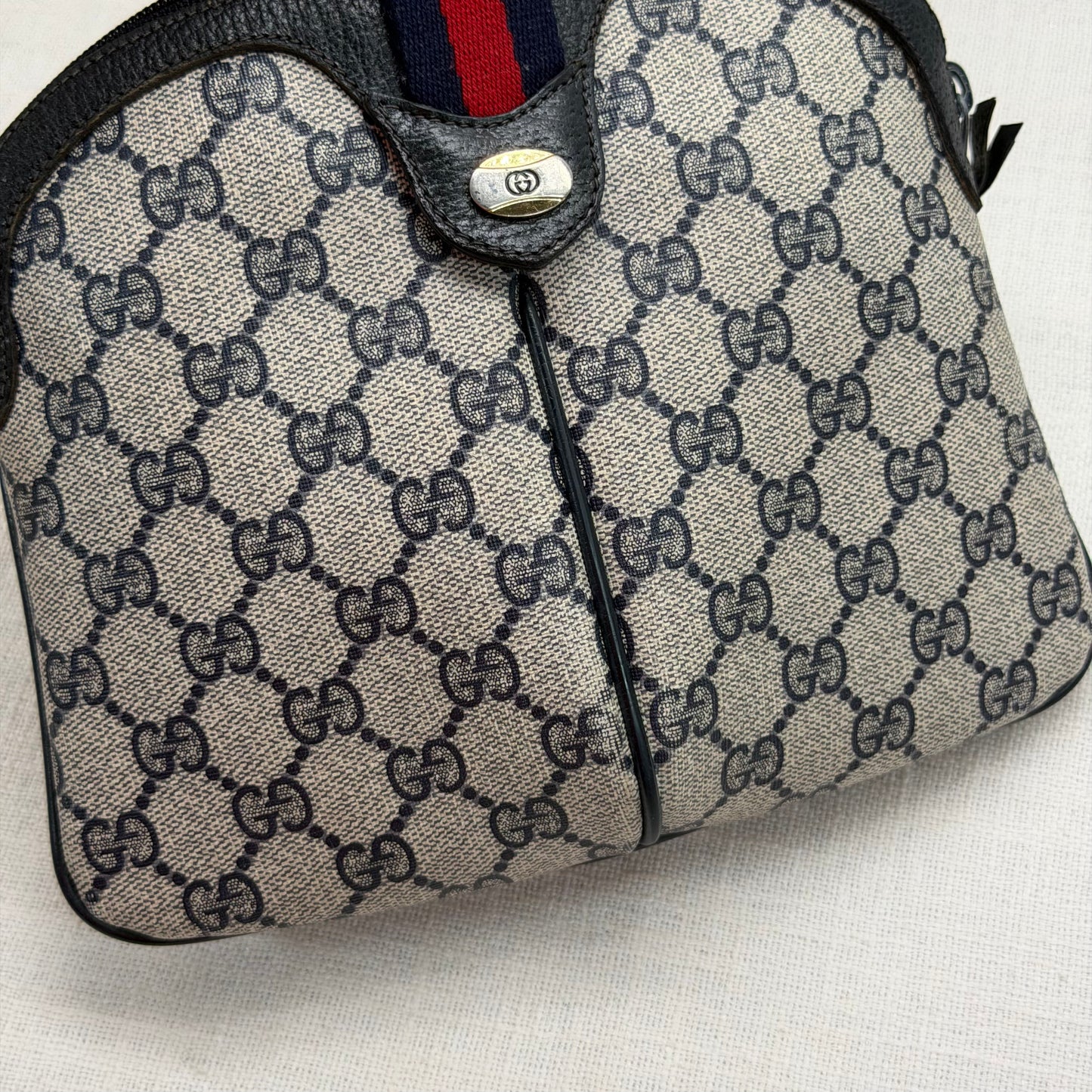 Authentic GUCCI Supreme Sherry Crossbody