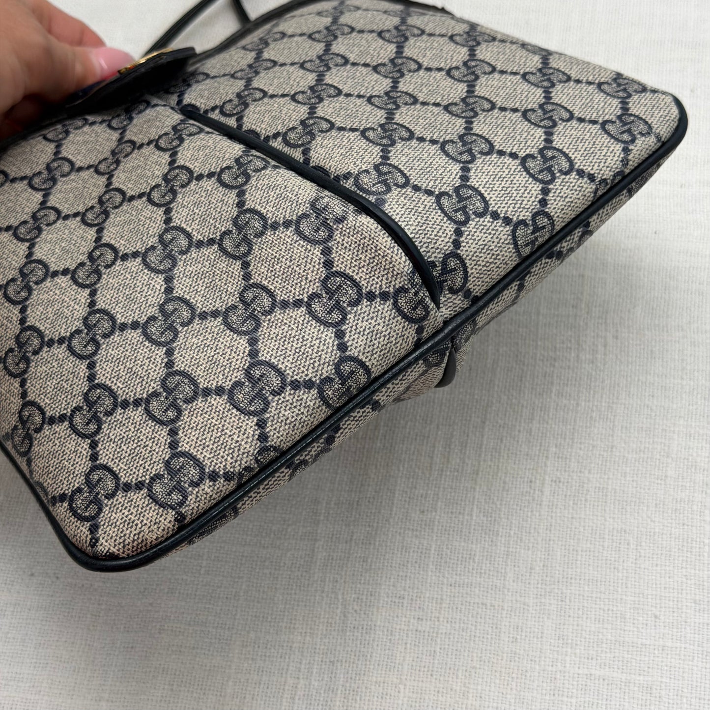 Authentic GUCCI Supreme Sherry Crossbody