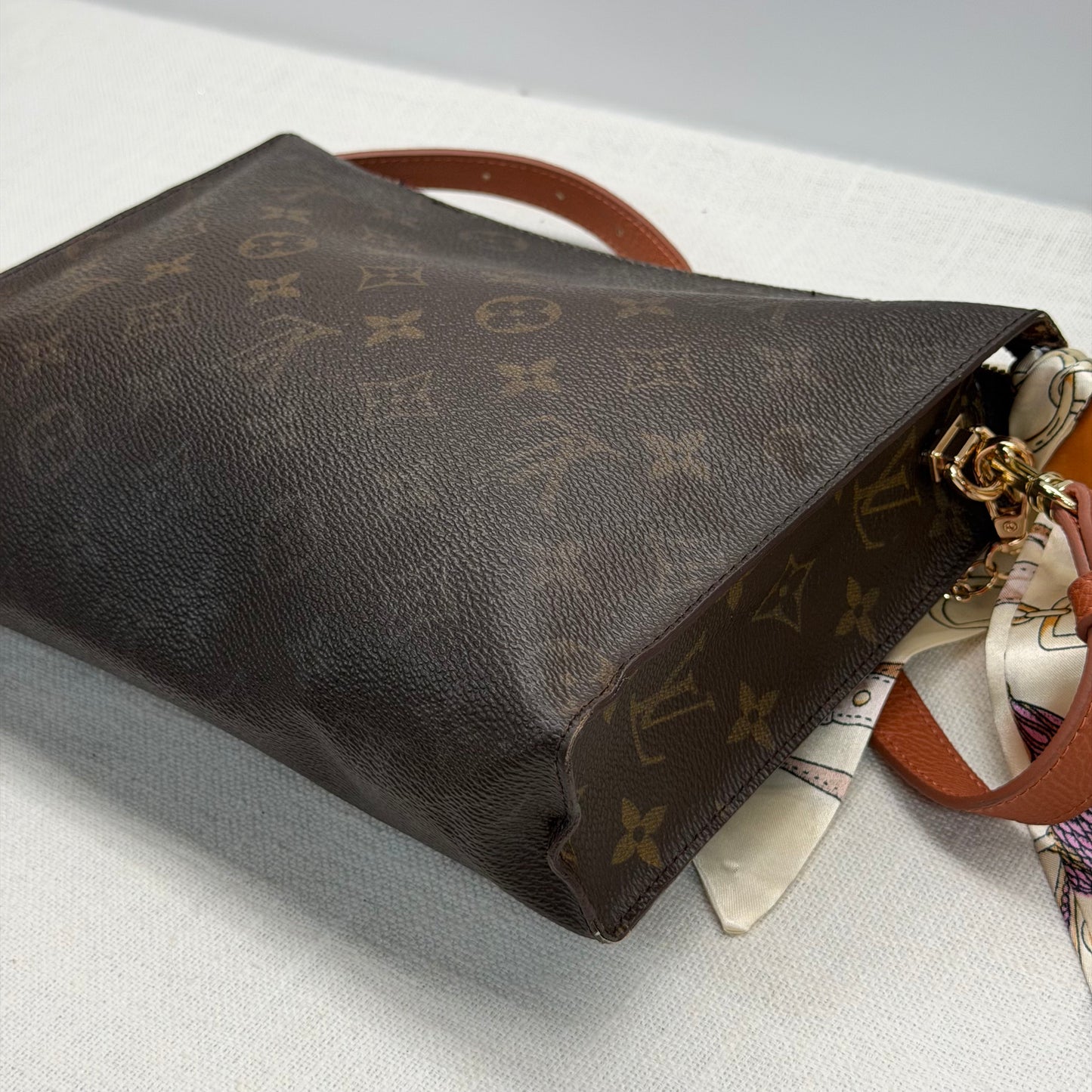 Authentic Louis Vuitton Monogram Toiletry 26 Crossbody