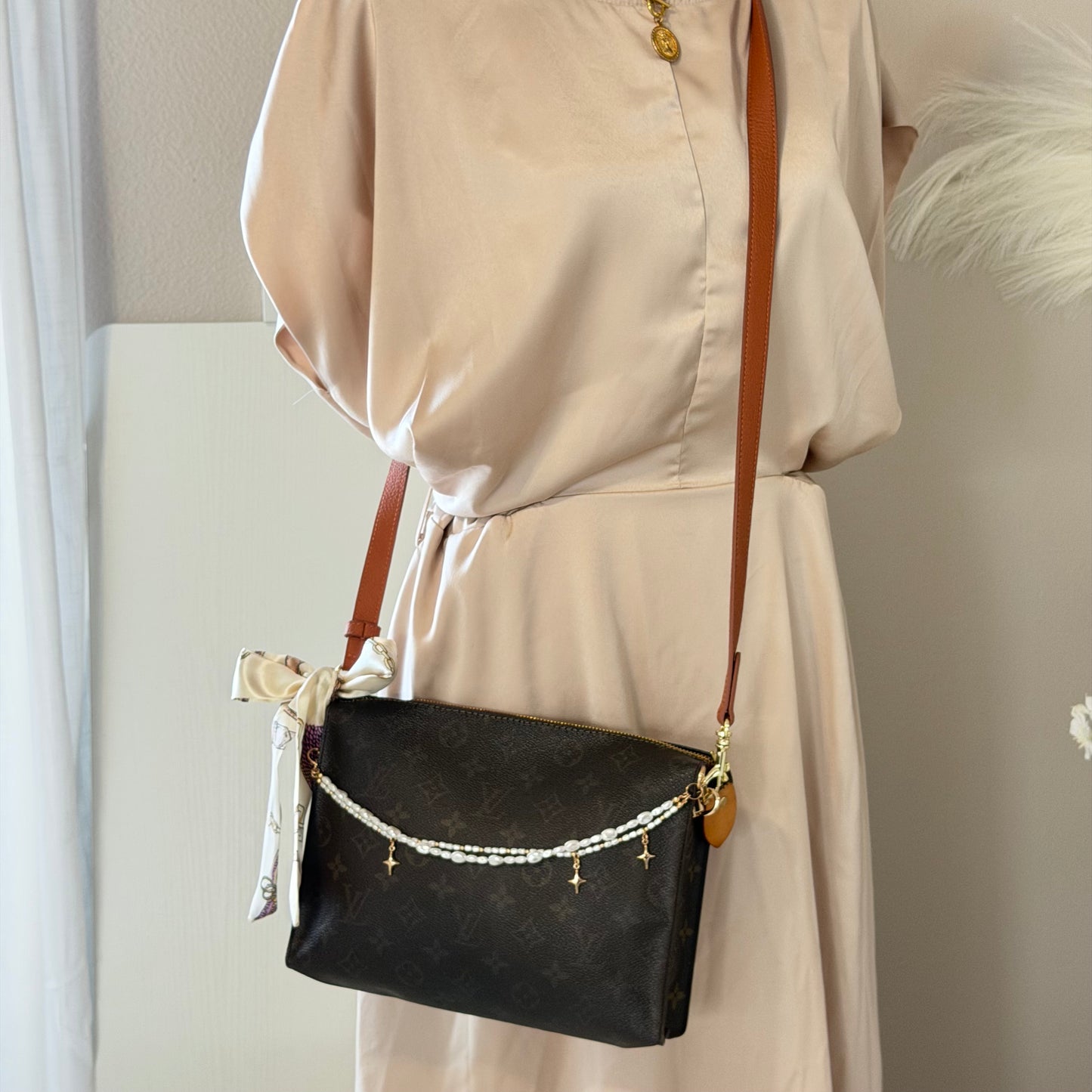 Authentic Louis Vuitton Monogram Toiletry 26 Crossbody