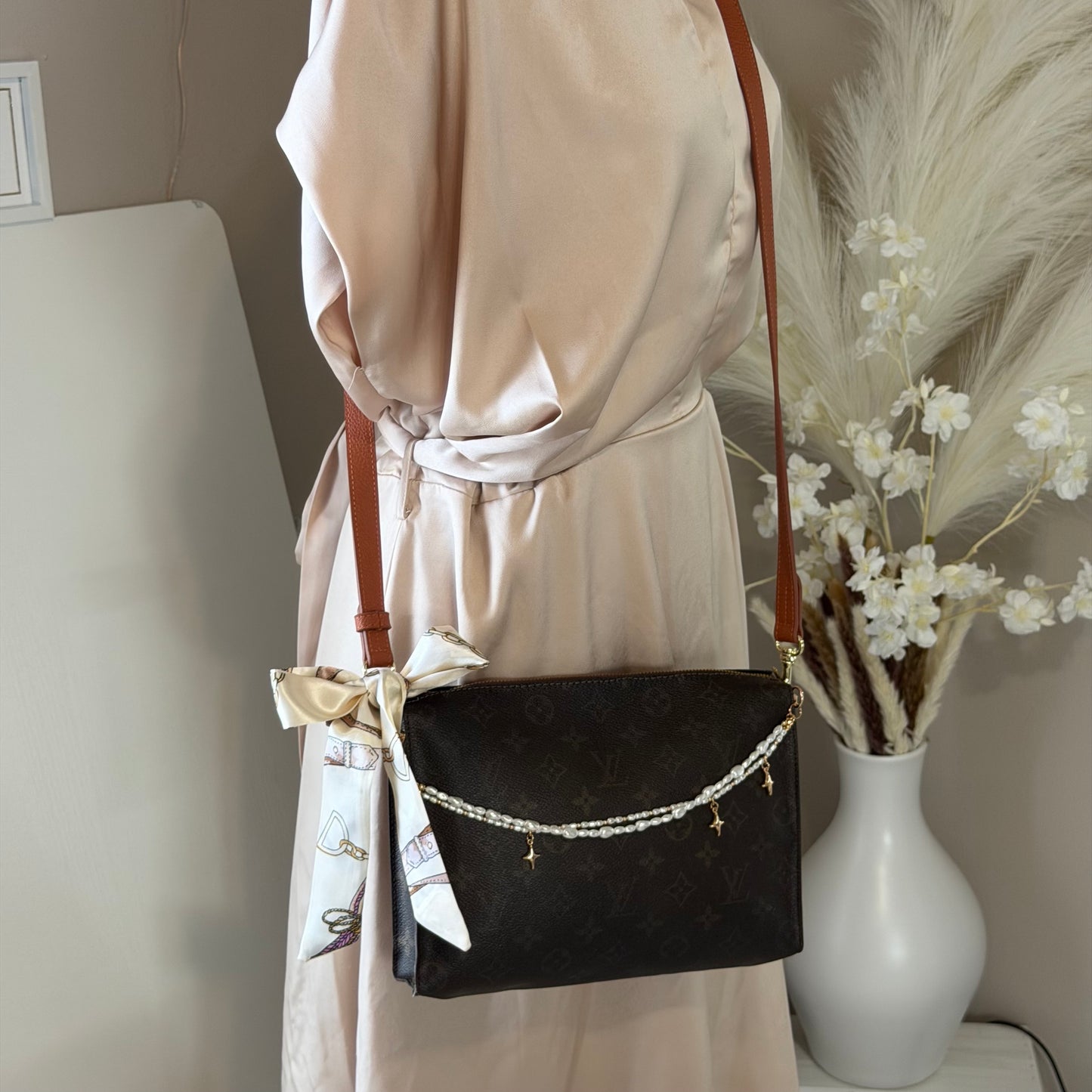 Authentic Louis Vuitton Monogram Toiletry 26 Crossbody