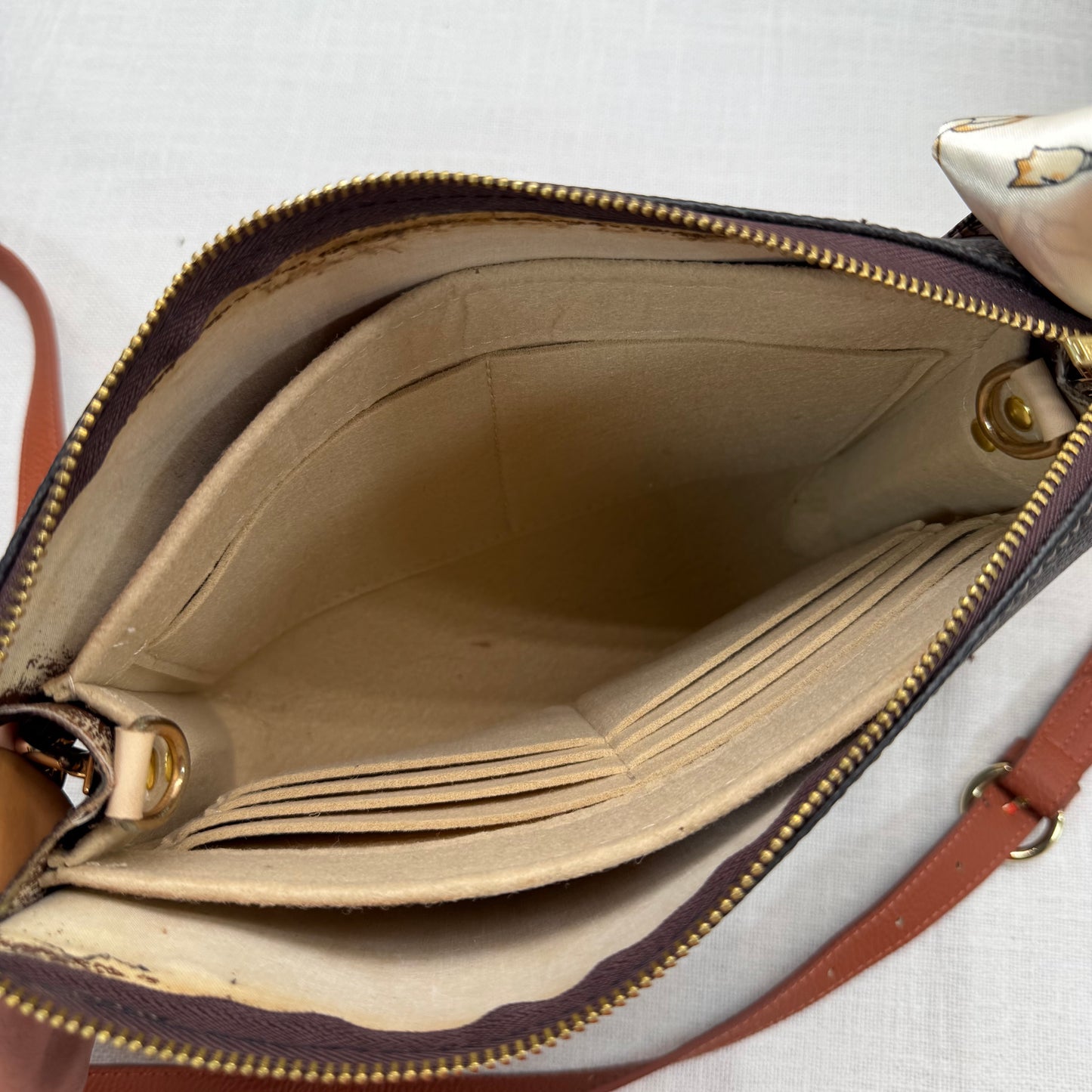 Authentic Louis Vuitton Monogram Toiletry 26 Crossbody