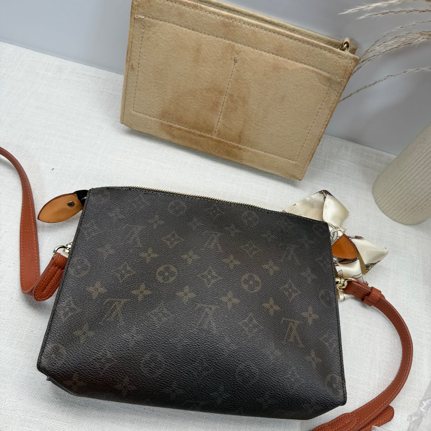 Authentic Louis Vuitton Monogram Toiletry 26 Crossbody