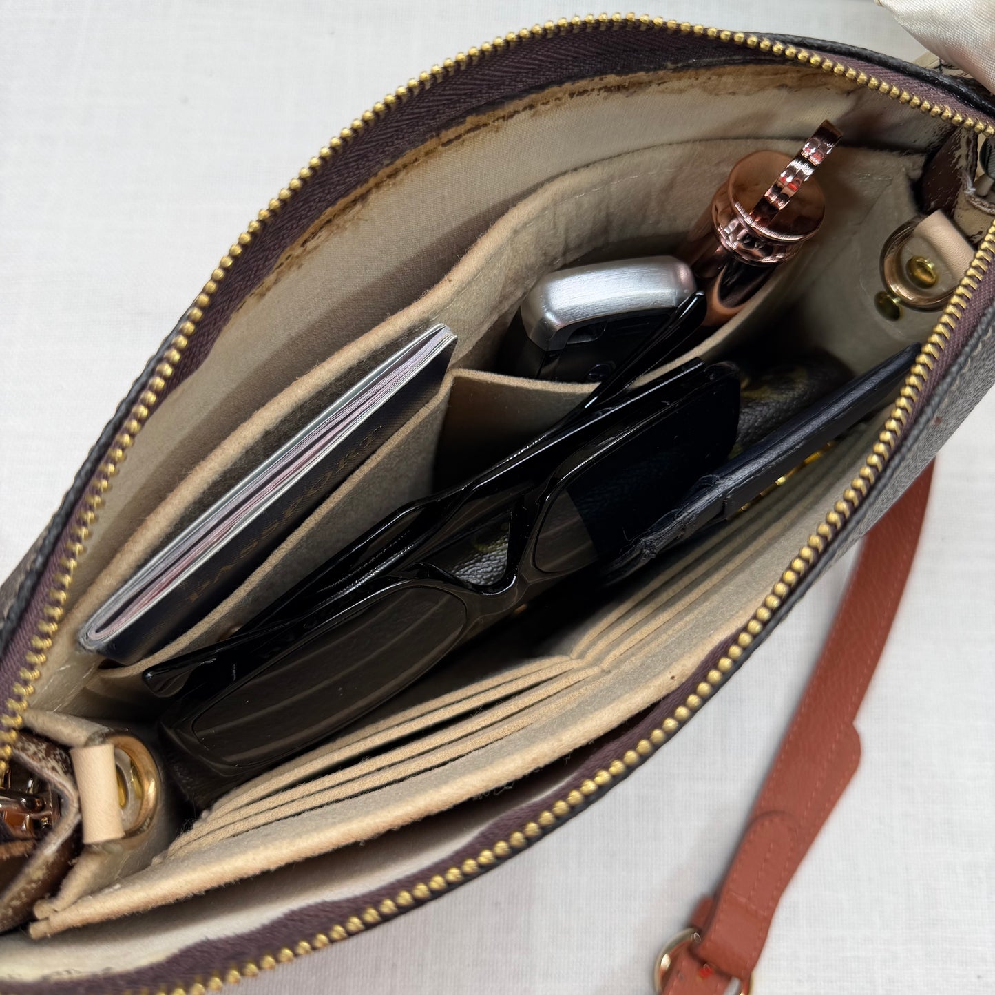 Authentic Louis Vuitton Monogram Toiletry 26 Crossbody