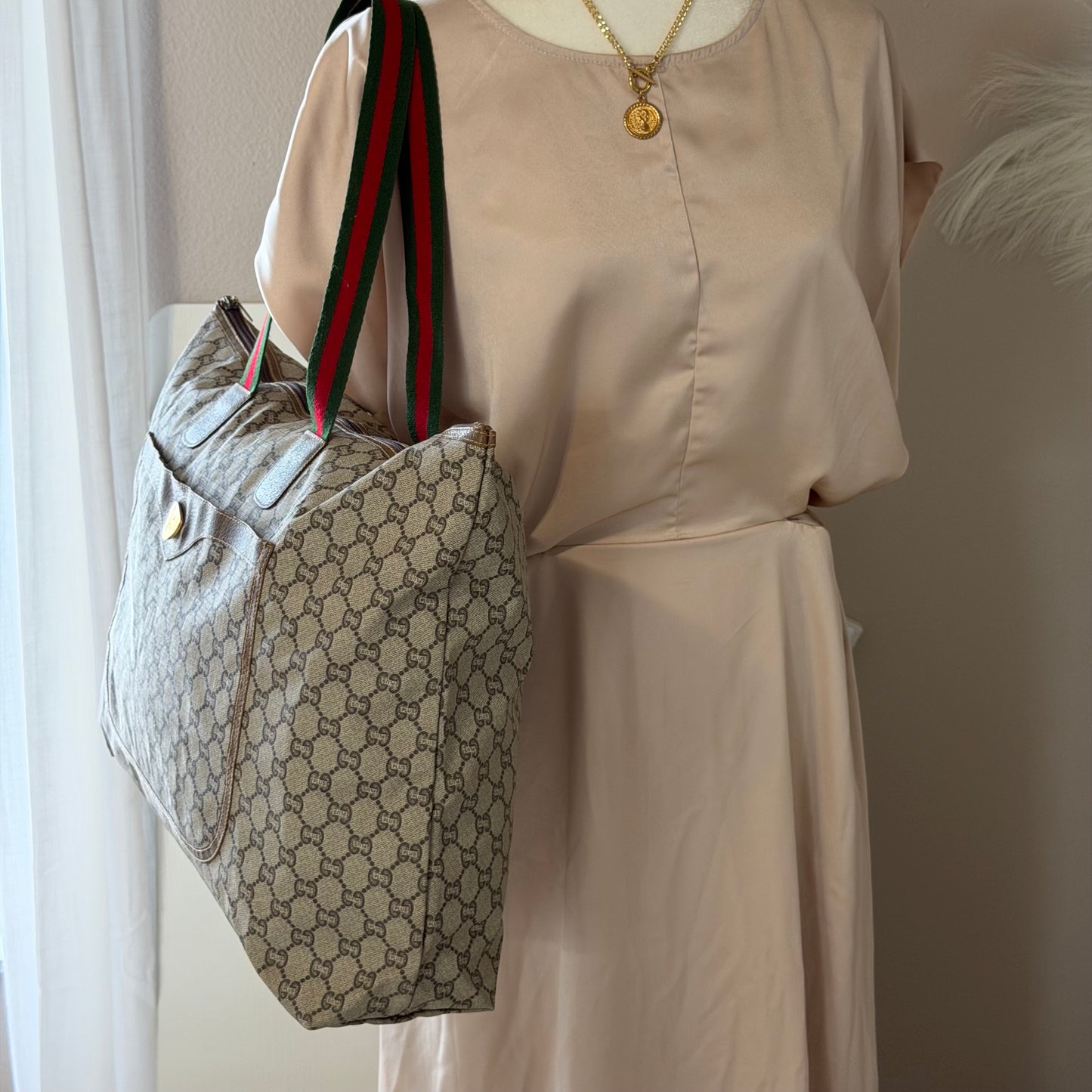 Authentic GUCCI GG Plus Jumbo Brown Travel Tote